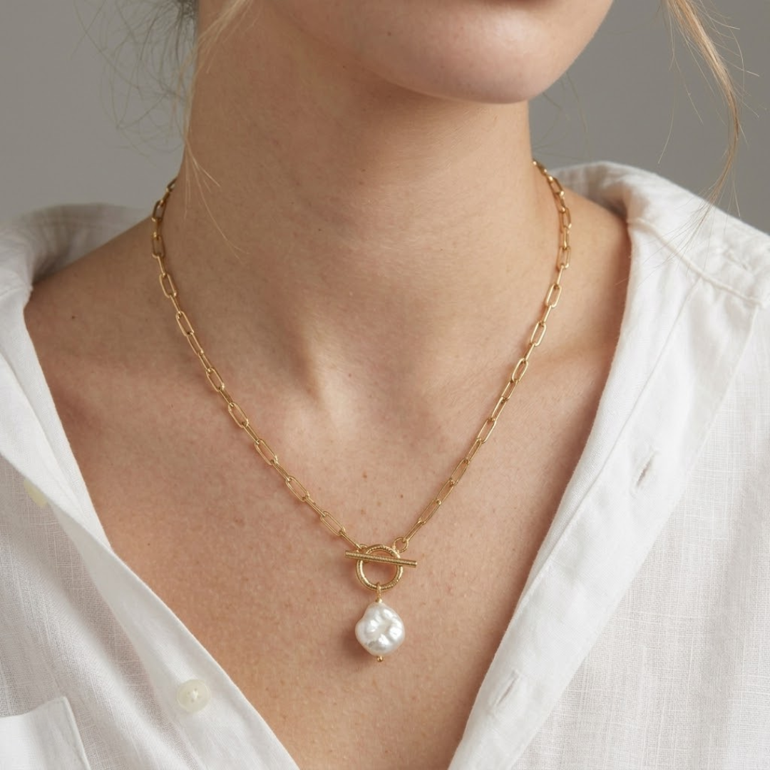 Naomi Pearl Necklace