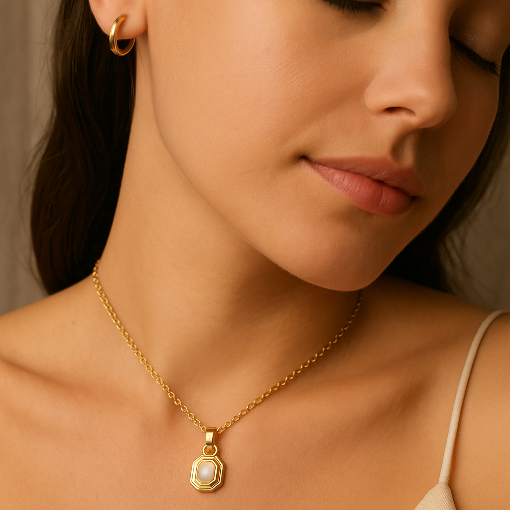Lunar Veil Necklace – Necklace for Intuition & Lunar Flow